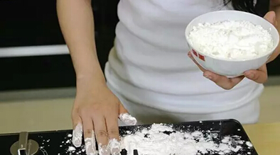 燃气灶清理油污有什么方法,清洗燃气灶顽固油污妙招