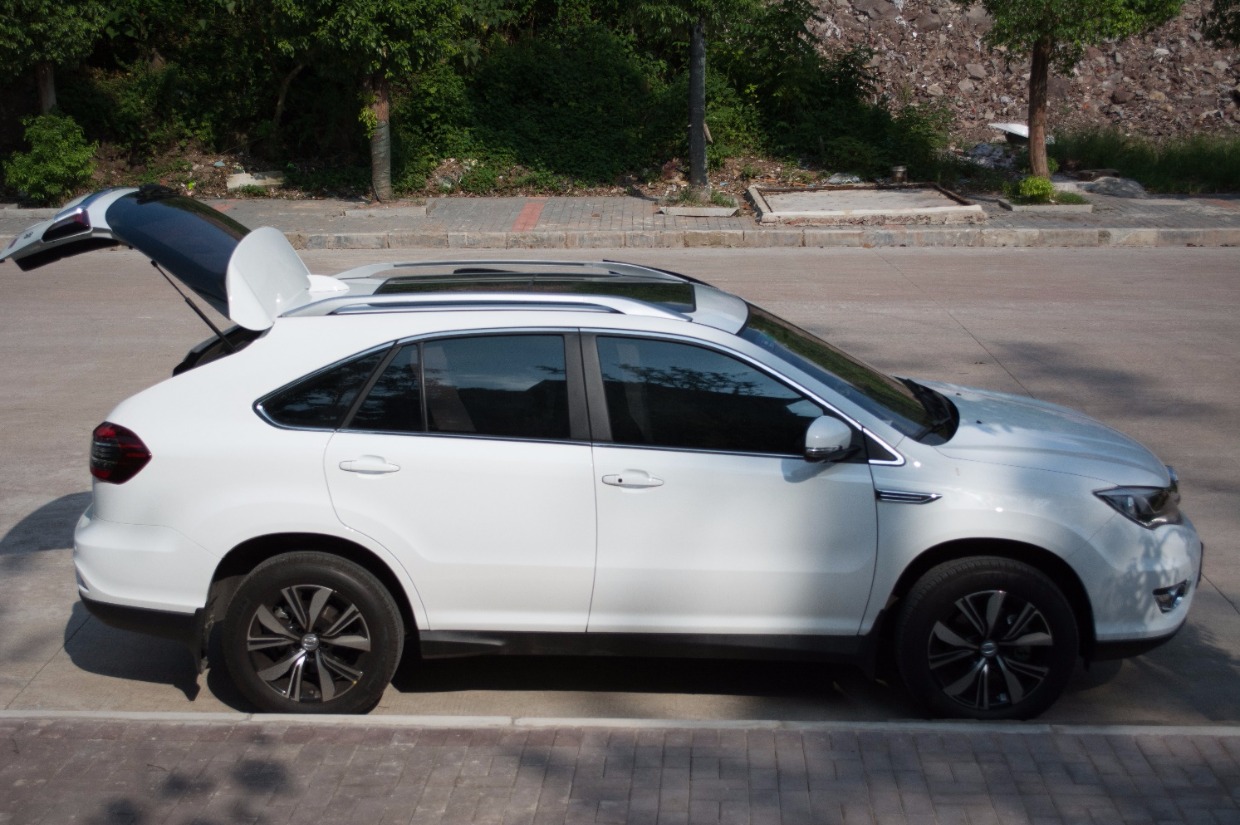 比亚迪s7多少公里换变速箱油,比亚迪s7变速箱是干式还是湿式