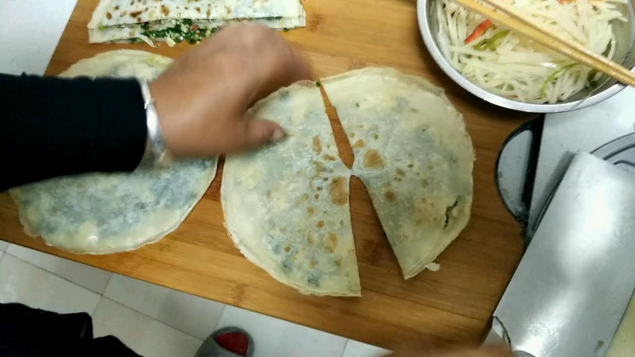 煎饼怎么做出来又软又劲道,煎饼怎么能煎得又薄又脆