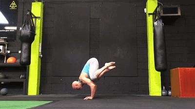 10秒倒立教学新手入门,倒立撑教学新手入门