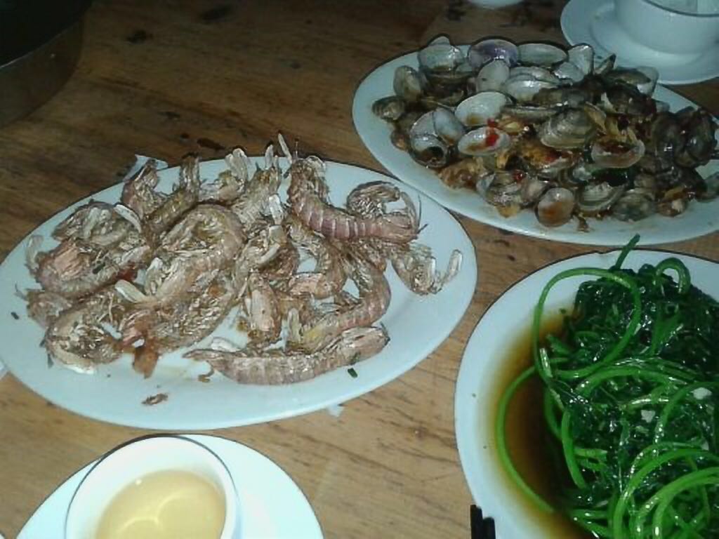 沙扒湾之旅:服务员端上来的菜让我蒙圈,被别人吃过的?