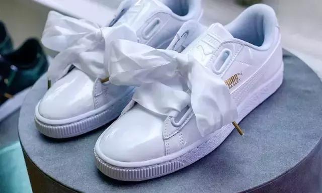 2021什么小白鞋经典又时尚女,小白鞋与运动鞋哪款比较时尚百搭