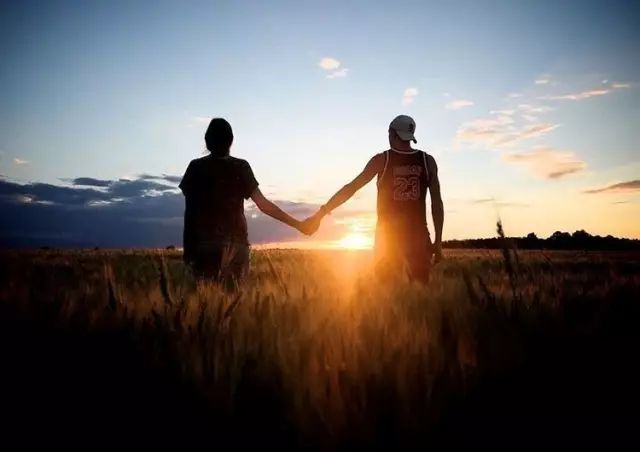 相比高跟鞋和小礼服，你肯定更迷恋穿AJ和球衣的她