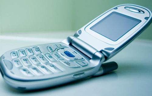 iPhone都出到X了！你还记得那些年用过的翻盖手机吗？