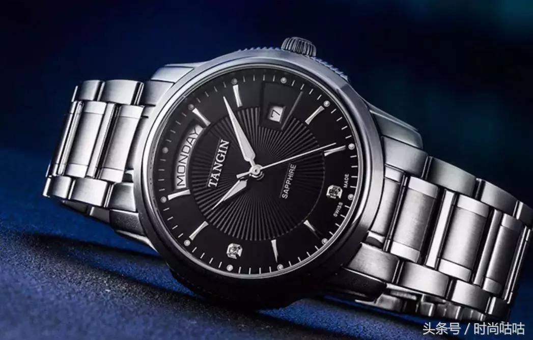 男士戴表不讲究的是什么心态,男人真的有必要戴表吗