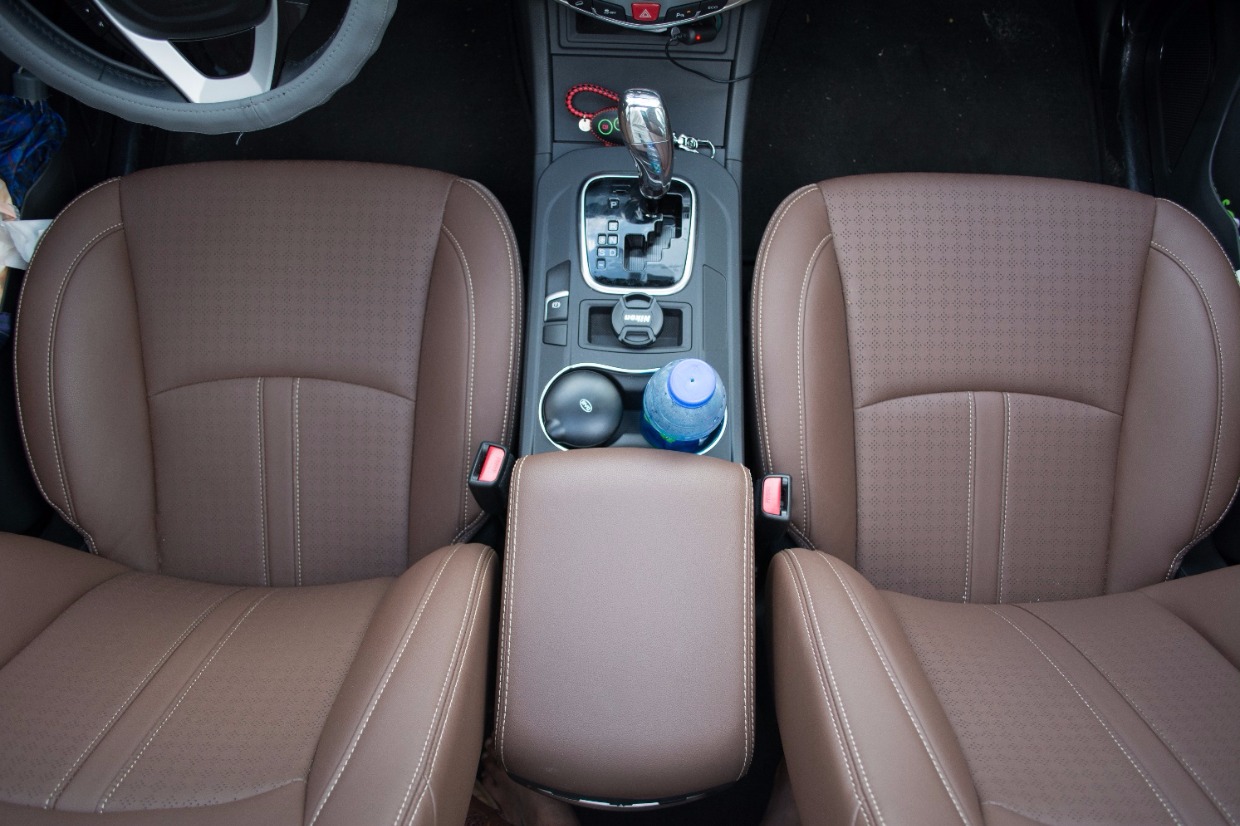 比亚迪s7多少公里换变速箱油,比亚迪s7变速箱是干式还是湿式