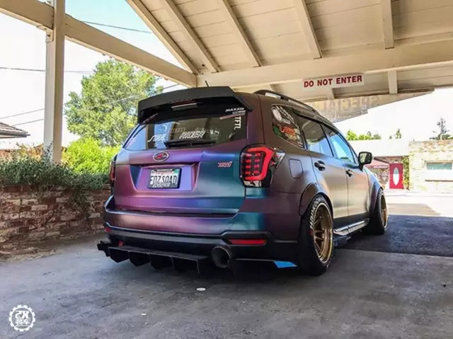 “不务正业”的低趴斯巴鲁森林人,在路上暴走的姿态简直凶猛!