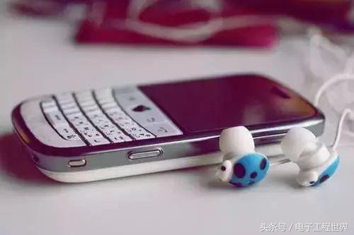 朋友圈被“10年前的手机”刷屏了！老泪纵横，都是青春和故事啊