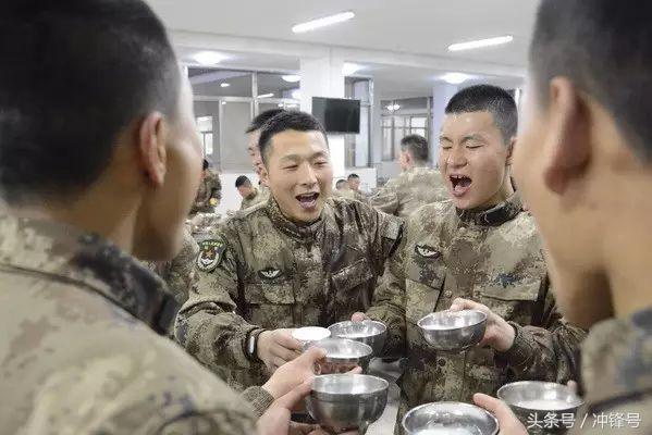 新兵连变化可以有多大,新兵连是什么样子的