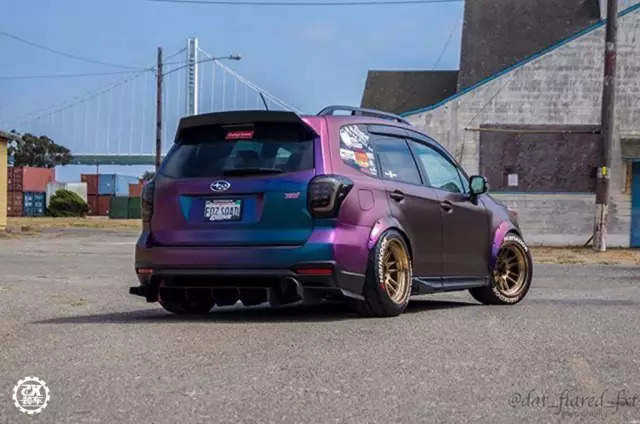 “不务正业”的低趴斯巴鲁森林人,在路上暴走的姿态简直凶猛!