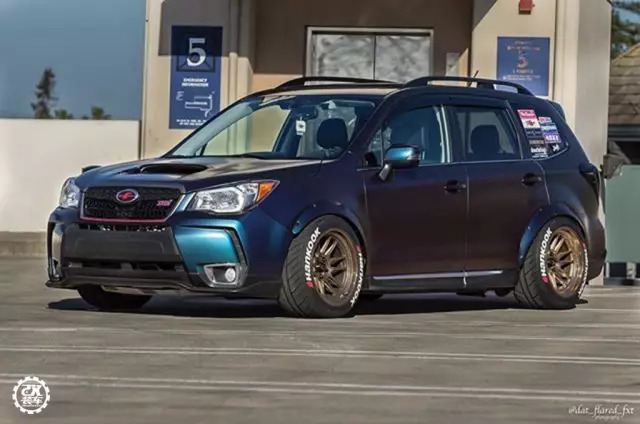 “不务正业”的低趴斯巴鲁森林人,在路上暴走的姿态简直凶猛!