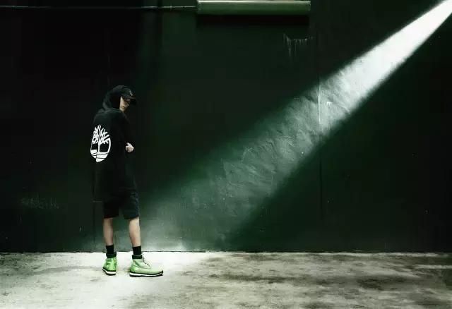 踢不烂大黄靴滴上了油渍,踢不烂大黄靴timberland