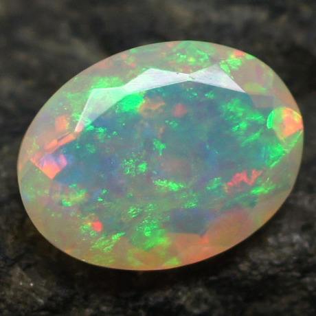 五彩斑斓的欧泊,欧泊石多少钱一克