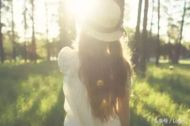 头发细软干枯毛躁脱发是什么原因,秋季头发干枯毛躁脱发怎么办