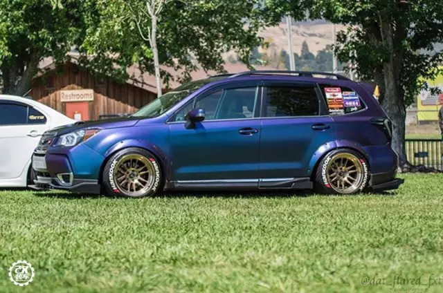 “不务正业”的低趴斯巴鲁森林人,在路上暴走的姿态简直凶猛!