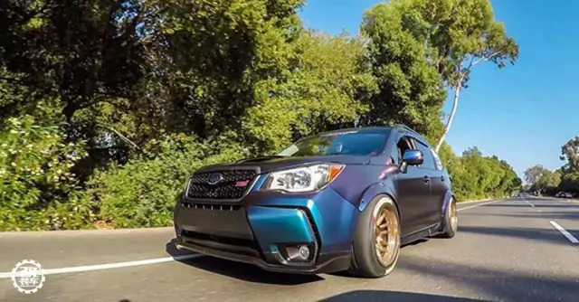 “不务正业”的低趴斯巴鲁森林人,在路上暴走的姿态简直凶猛!