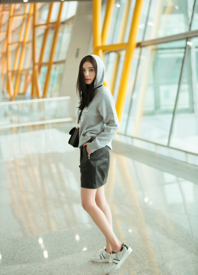 时尚女王杨幂衣品,时尚女王杨幂气场很足