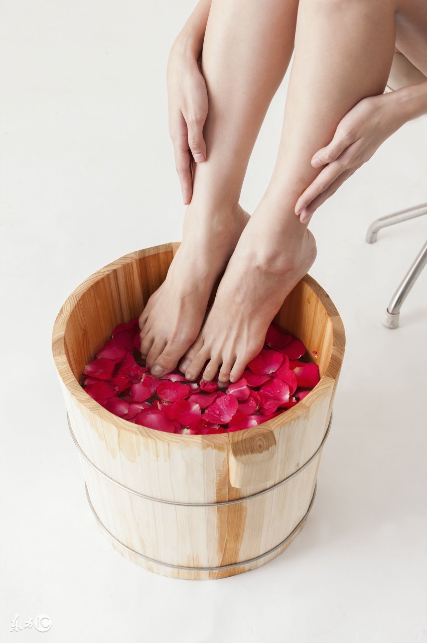 你有脚臭该怎么办呢,脚臭你有什么办法