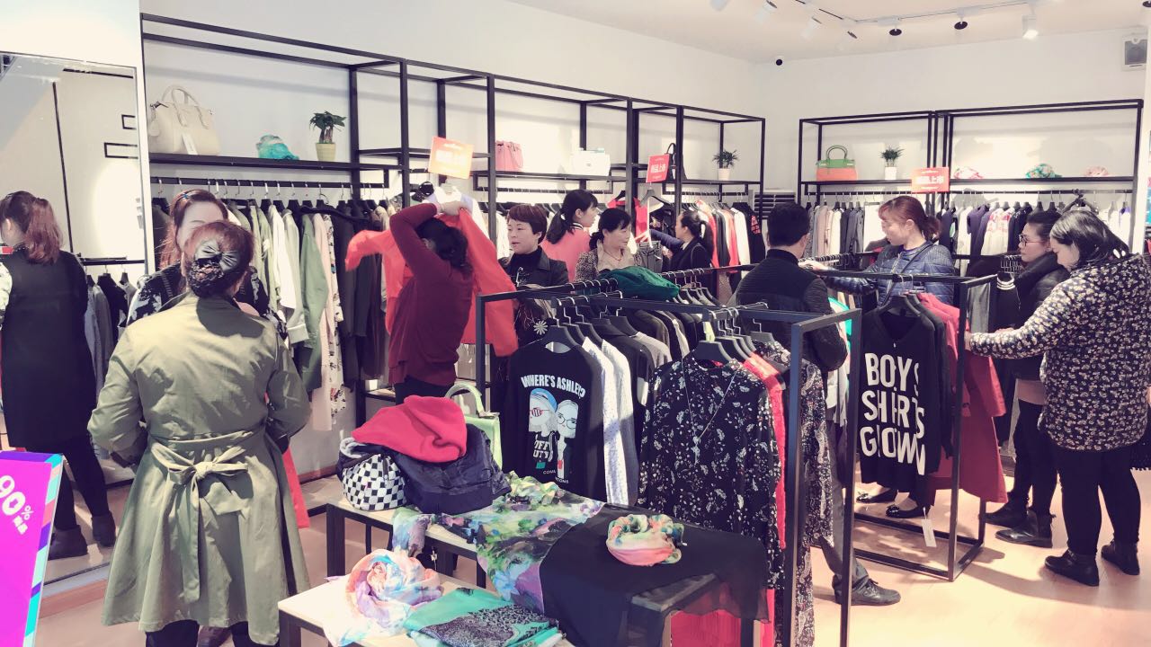 服装店经营技巧和话术怎么写,服装店运营技巧与手法