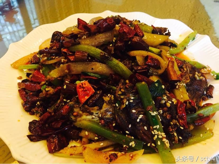 一颗兔头纵横十余载一种小吃做成经典菜