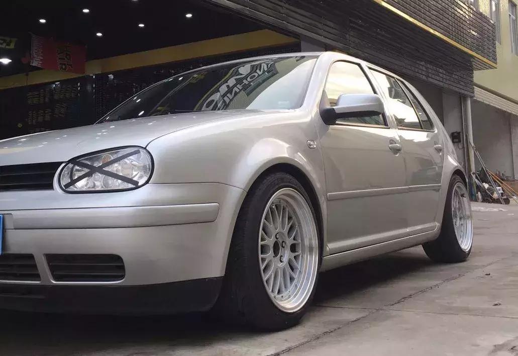 一个喜欢玩车的女司机,喜欢玩飞车的女生是什么性格