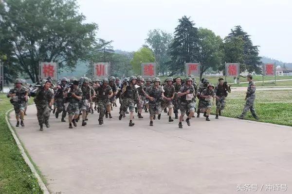 新兵连变化可以有多大,新兵连是什么样子的