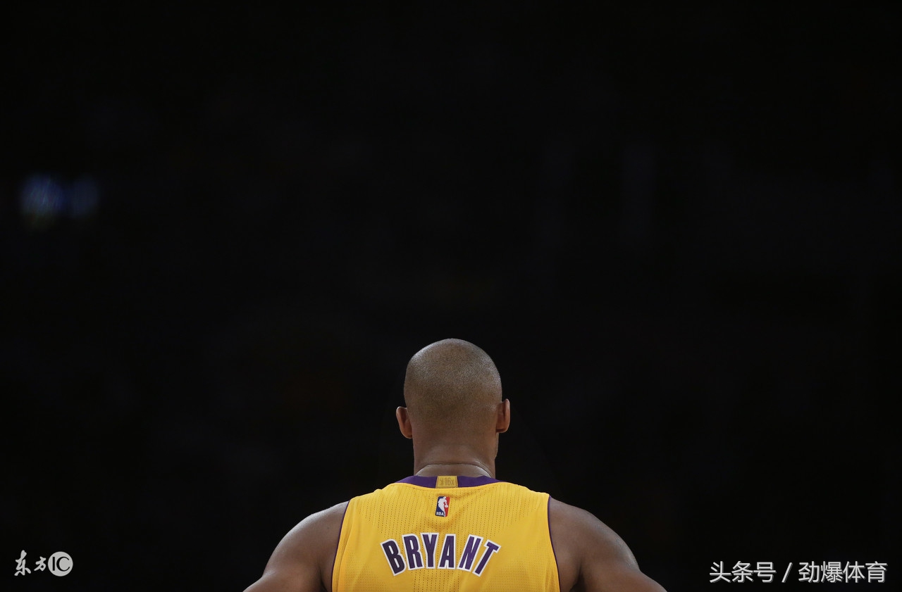 为了纪念科比为什么穿28号球衣,关于科比24号球衣故事