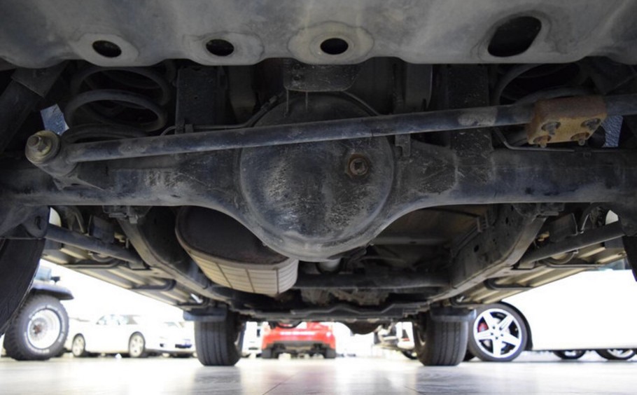 途乐越野车中的搅屎棍,尼桑途乐吉普车