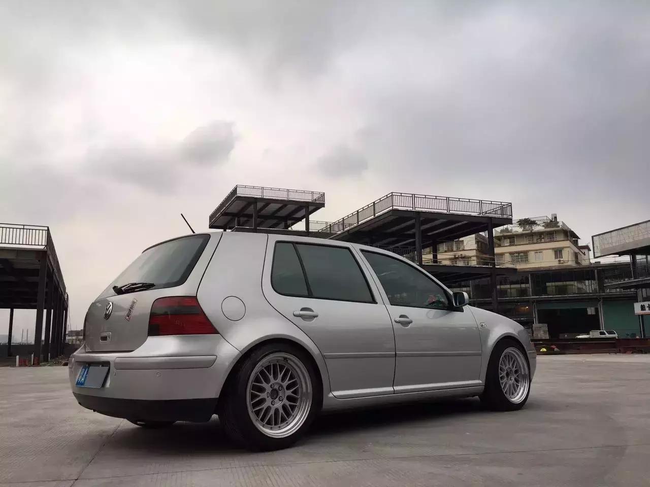 一个喜欢玩车的女司机,喜欢玩飞车的女生是什么性格