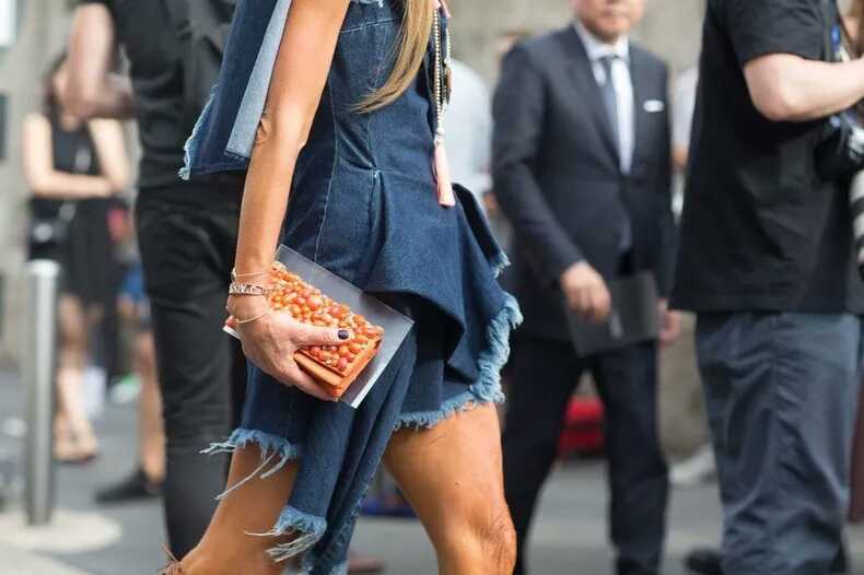 牛仔裤买来太长怎么办,男士牛仔裤裤腿怎么卷