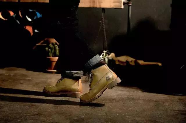 踢不烂大黄靴滴上了油渍,踢不烂大黄靴timberland