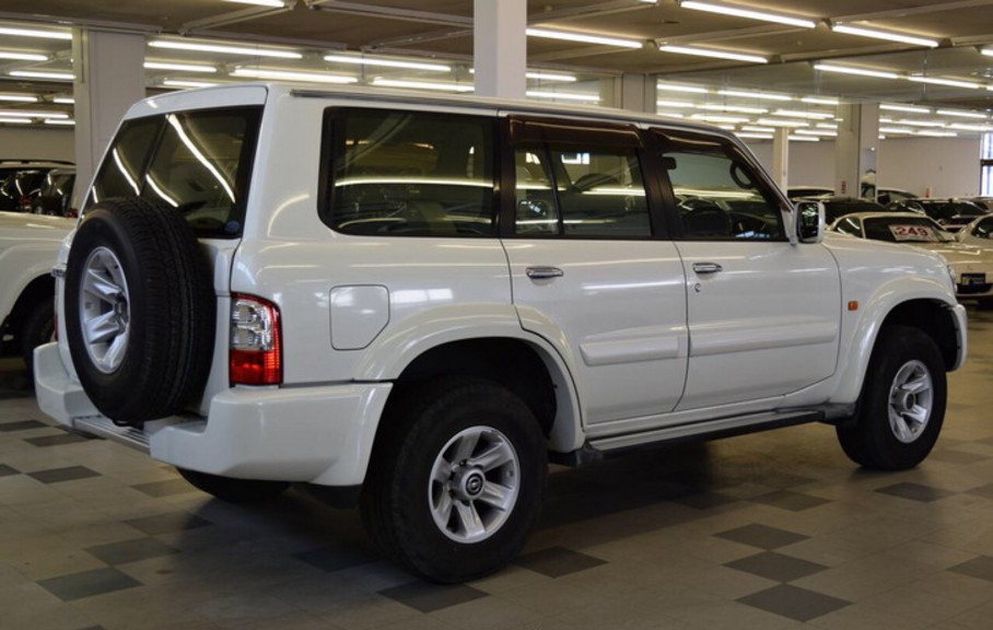 途乐越野车中的搅屎棍,尼桑途乐吉普车