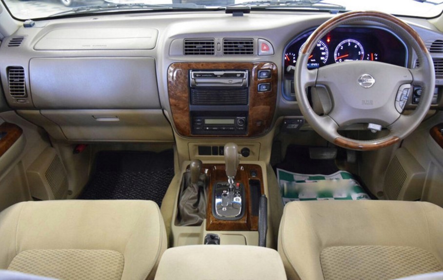 途乐越野车中的搅屎棍,尼桑途乐吉普车