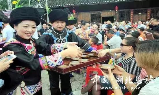 恩施土家族苗族村落,恩施景色秀丽的少数民族村寨