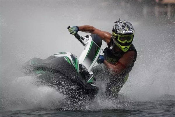 索尼将推新款rx10v超长焦黑卡相机,索尼rx10黑卡第5代新品