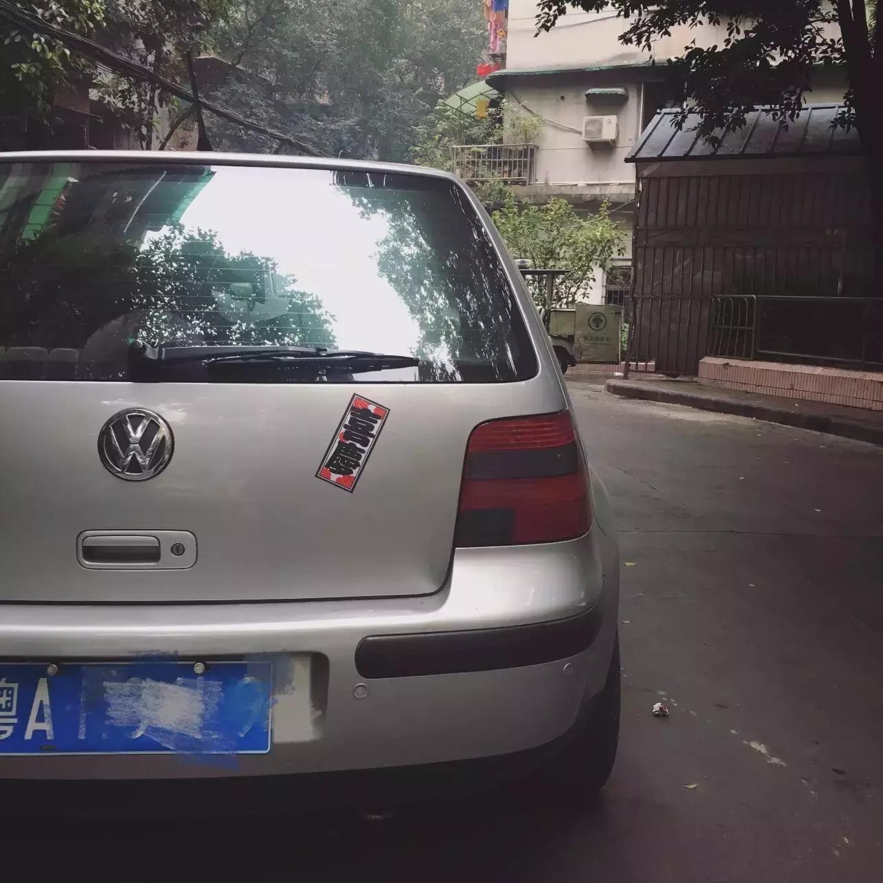 一个喜欢玩车的女司机,喜欢玩飞车的女生是什么性格