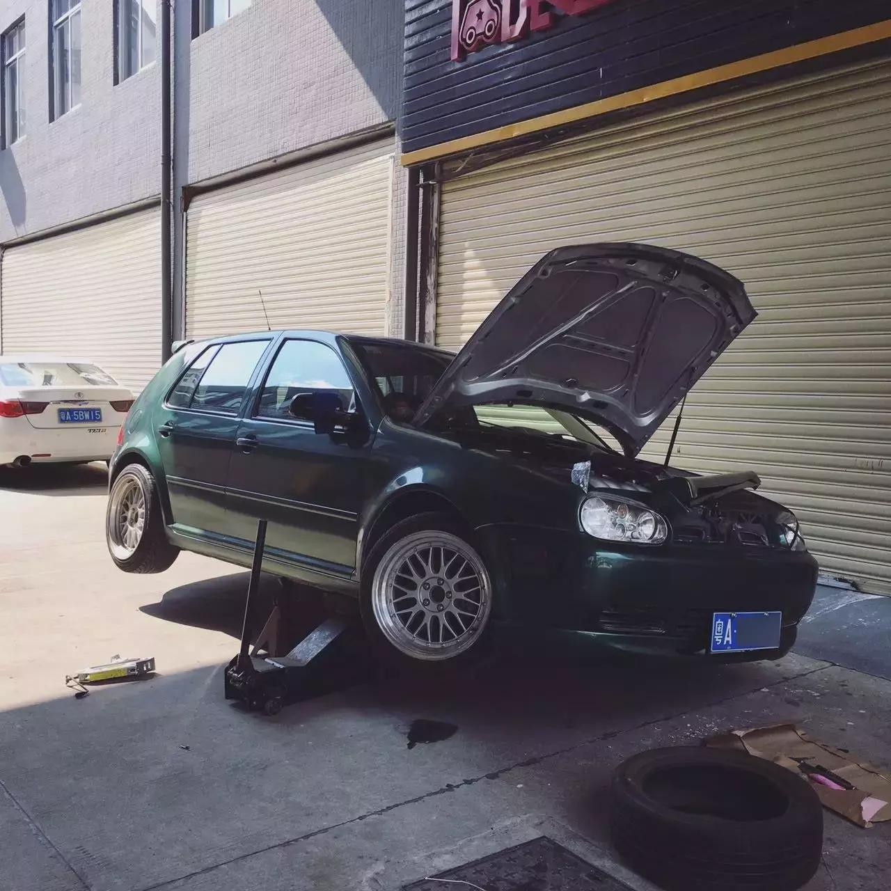 一个喜欢玩车的女司机,喜欢玩飞车的女生是什么性格