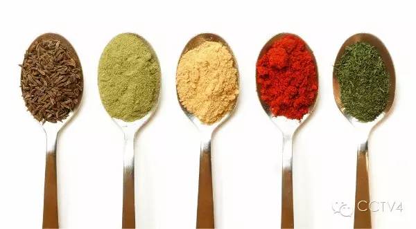 孩子吃重口味脸上斑会很明显,小孩吃什么容易脸上出现小黑点点