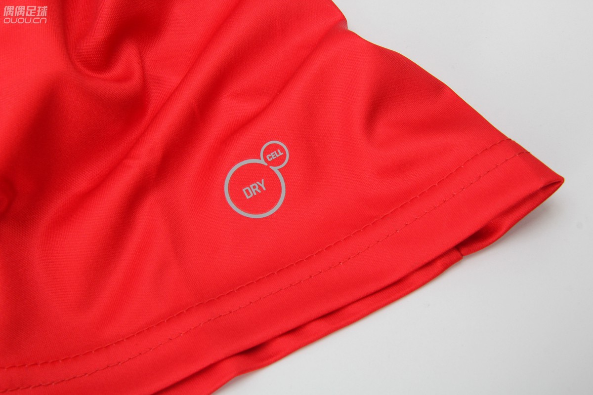 红色雄鹰--PUMA奥地利2016欧洲杯主场球迷版球衣赏析