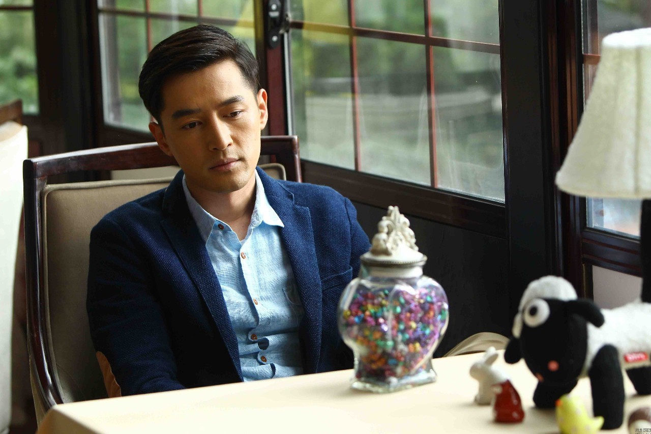 胡歌明明可以靠脸却要拼实力,胡歌出道17年为何能做到零差评