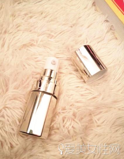 欧珀莱淡斑精华露,让你做骄阳下的无瑕真女人