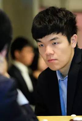 围棋李世石对战柯洁二番战,围棋巅峰对决柯洁vs李世石