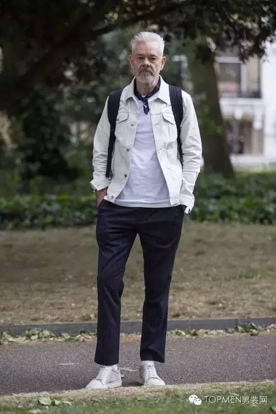 管你花枝招展，我却独爱黑白