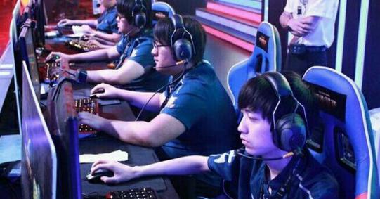 lol职业选手鼠标,lol职业选手操作键盘鼠标视频