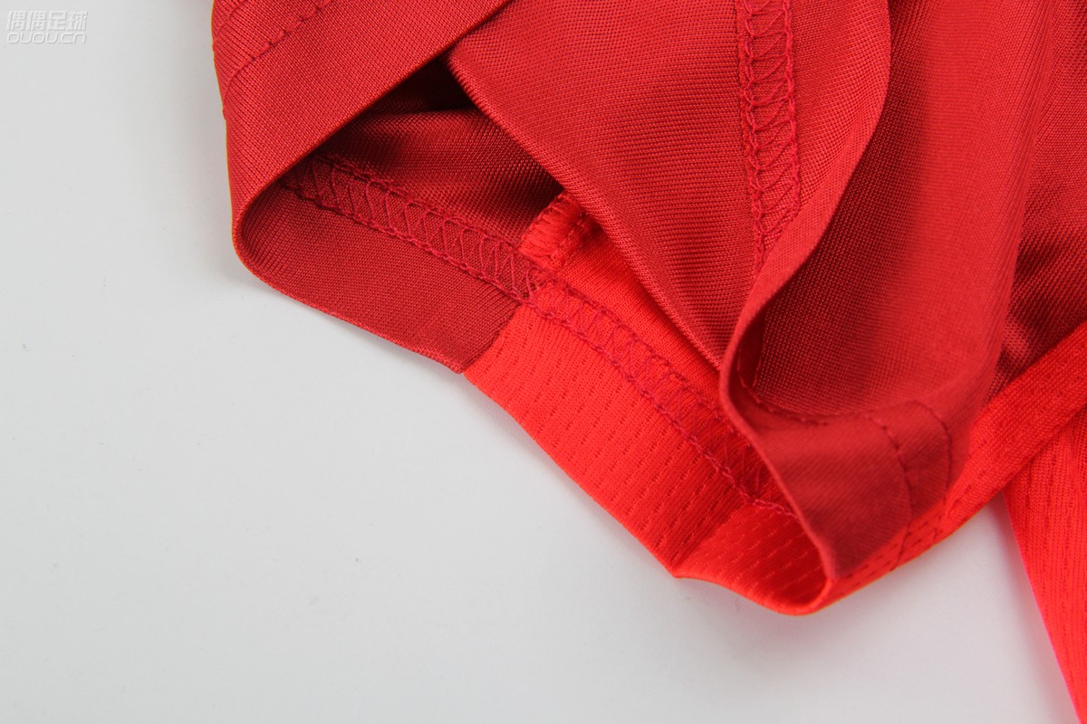 红色雄鹰--PUMA奥地利2016欧洲杯主场球迷版球衣赏析