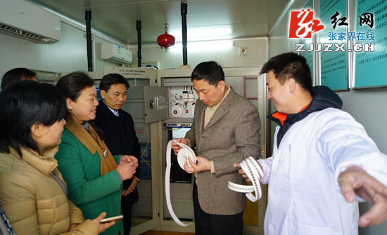 鏃╅鏂伴椈涓夊垎閽熺煡鏅撳ぉ涓嬩簨,姣忓ぉ涓夊垎閽熺煡鏅撳ぉ涓嬩簨鏂伴椈鏃╅