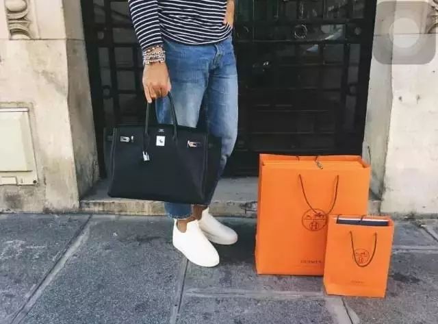 奢侈品购买时必须配货什么意思,奢侈品的配货价是怎么回事