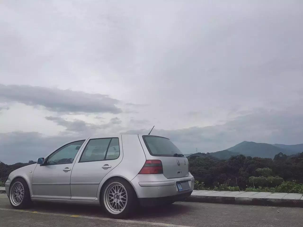 一个喜欢玩车的女司机,喜欢玩飞车的女生是什么性格