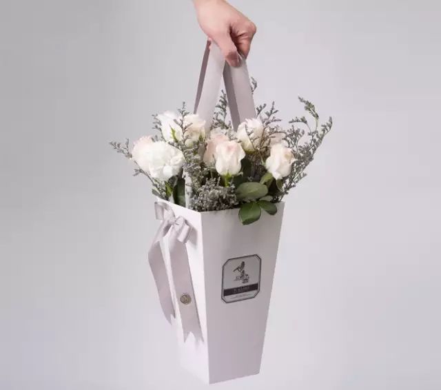 拥有后宫”佳丽三千“的设计师大叔告诉你：什么是美｜手作之美