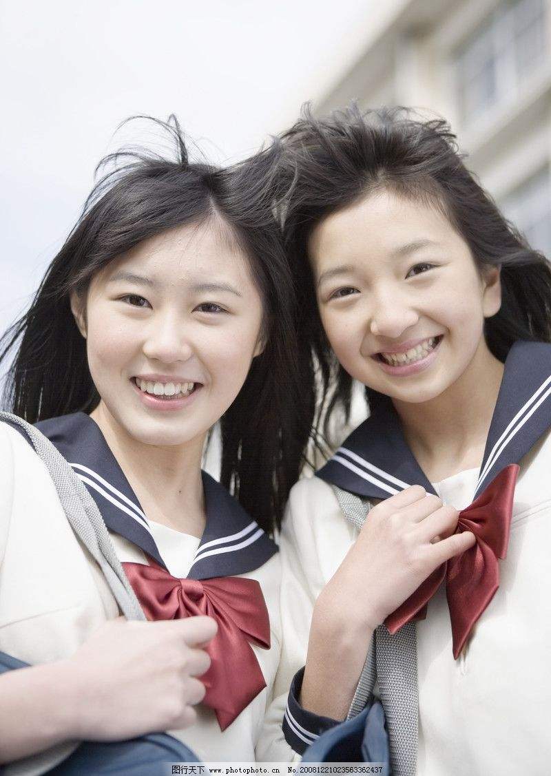 初中女生叛逆期早恋怎么教育,女儿孤僻内向上初中早恋怎么办